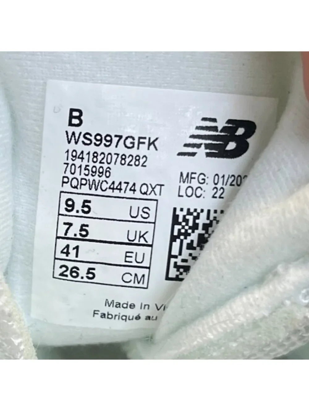 New Balance 997 Womens Size 9.5 White Blue Walking Running Shoes Sneakers